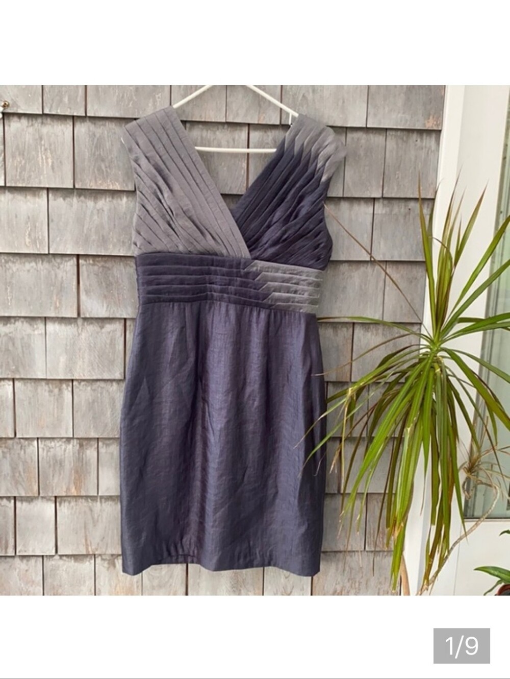 Adrianna Papell Two-Tone Shutter Pleat V-Neck Midi Dress -size 4